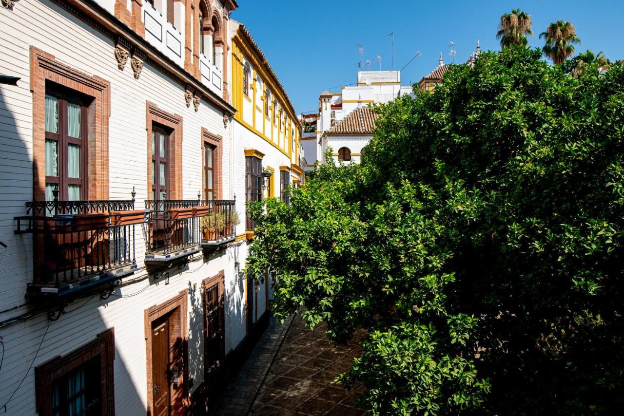 Dona Elvira Suites Cathedral Sevilla Exteriör bild