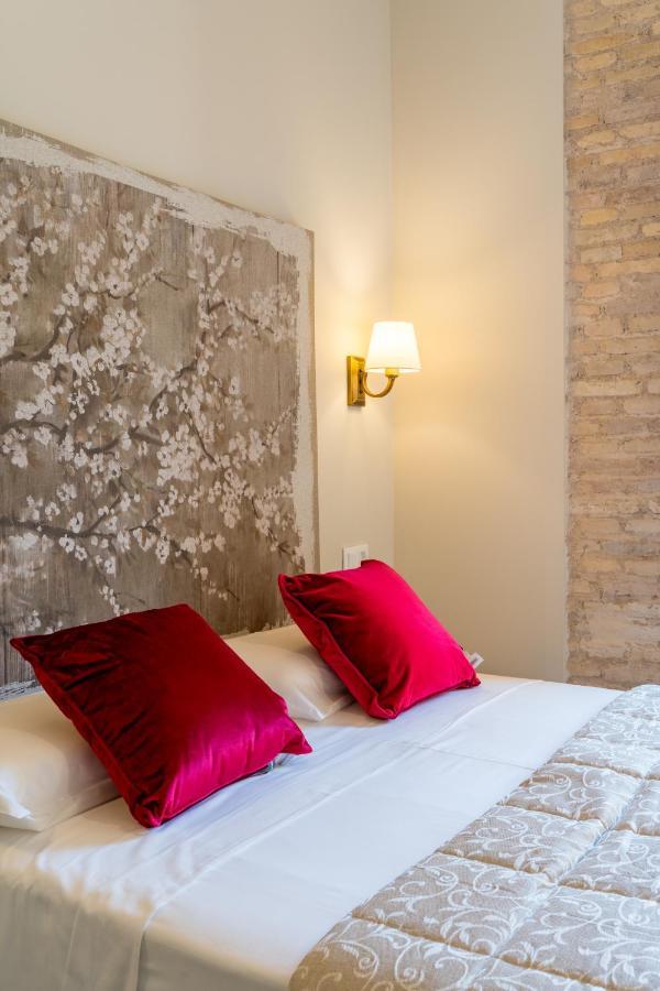 Dona Elvira Suites Cathedral Sevilla Exteriör bild