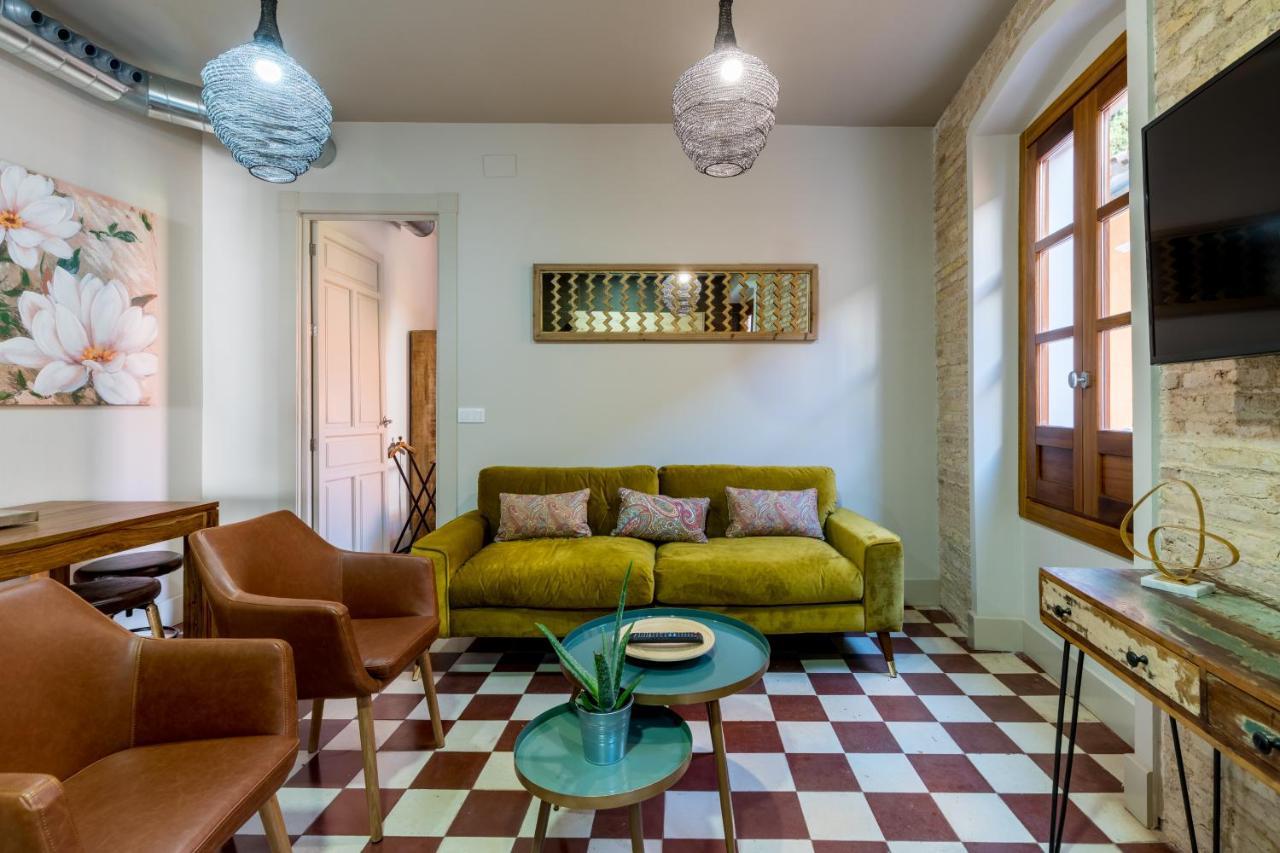 Dona Elvira Suites Cathedral Sevilla Exteriör bild