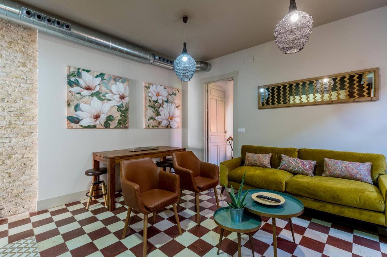 Dona Elvira Suites Cathedral Sevilla Exteriör bild