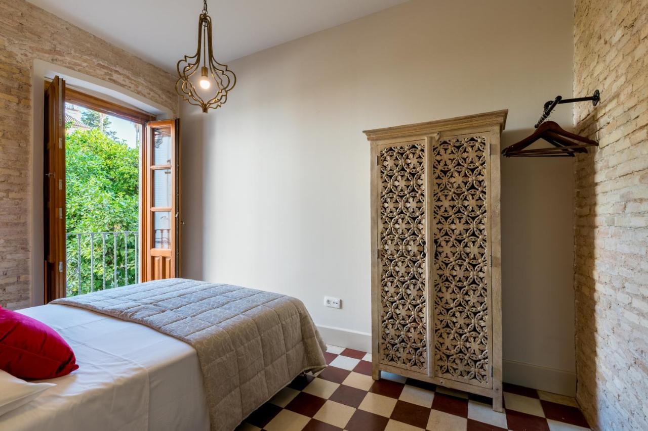 Dona Elvira Suites Cathedral Sevilla Exteriör bild