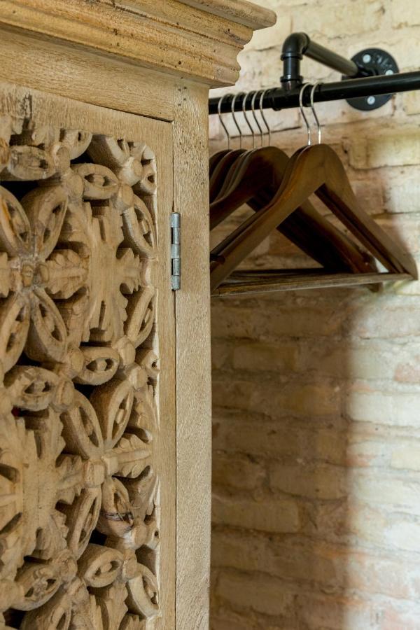 Dona Elvira Suites Cathedral Sevilla Exteriör bild
