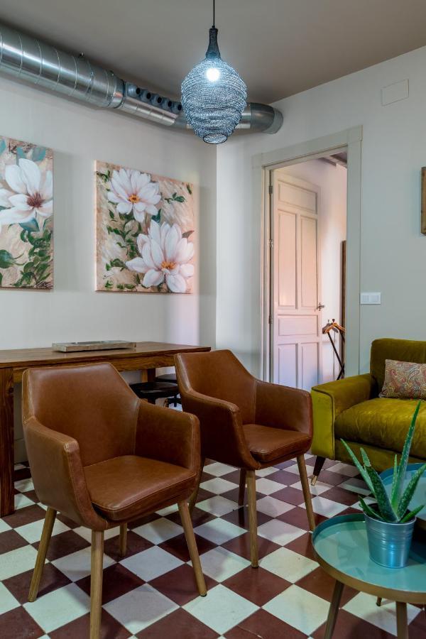 Dona Elvira Suites Cathedral Sevilla Exteriör bild